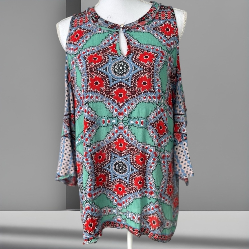 Democracy Cold Shoulder Boho Medallion Teal/Red Top Size Large